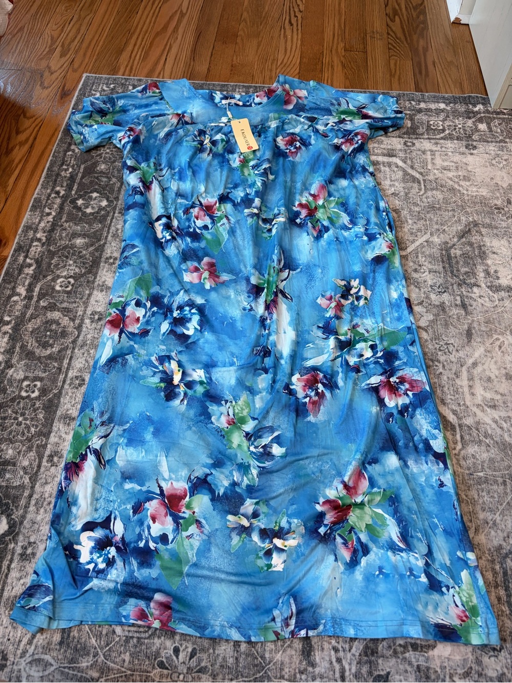 Blue Floral Short-Sleeve Women's Nightgown - Comfortable Sleep Dress